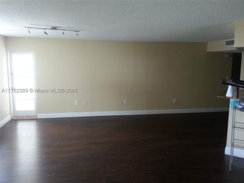 1 bedroom Condominium at 2750 NE 183rd St 2607, Commodore Plaza Condo, Aventura — photo 2