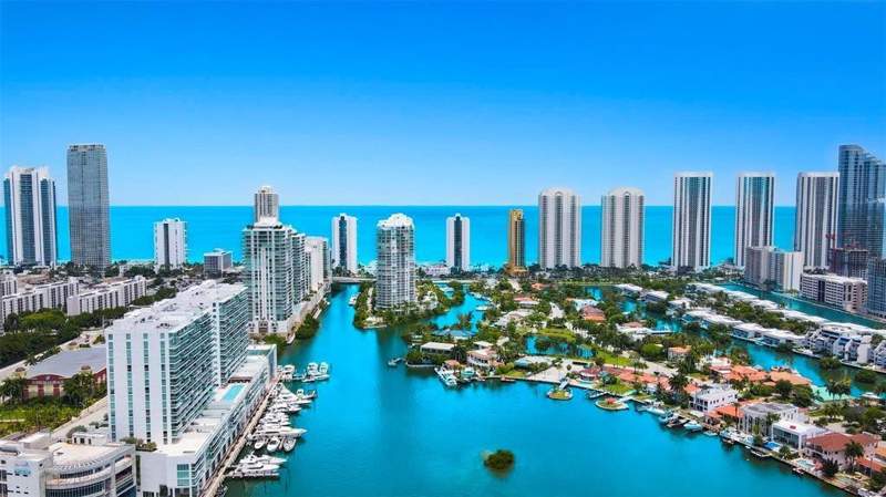 4 bedroom Condominium at 400 Sunny Isles Boulevard 2005, 400 Sunny Isles, Sunny Isles Beach — photo 2