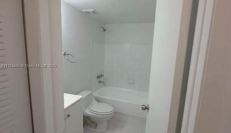 0 bedroom Condominium at 271 NW 177th St B-216, New World Condo Apts III, Miami Gardens — photo 4