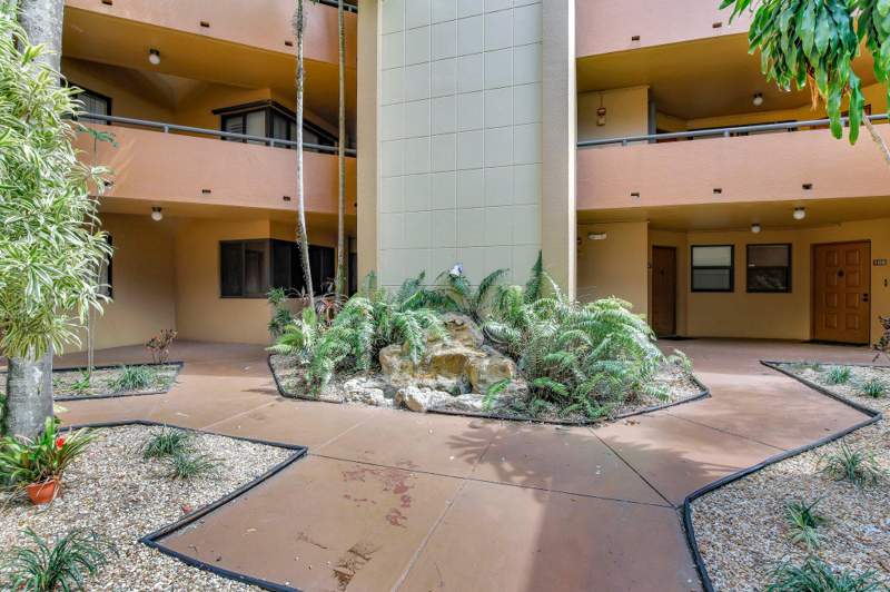 3 bedroom Condominium at 15499 Miami Lakeway N 306-5, Celebration Point Condo #2, Miami Lakes — photo 3