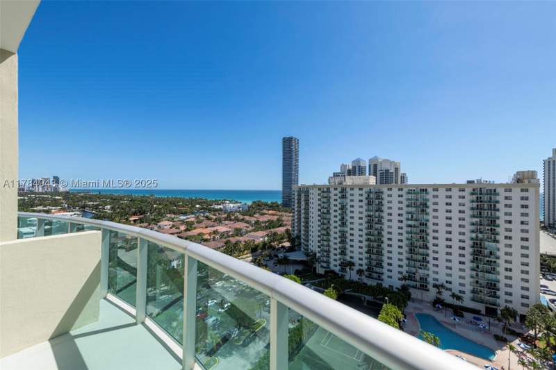 1 bedroom Condominium at 19380 Collins Ave Ph-6, Oceanview B Condominium, Sunny Isles Beach — photo 3