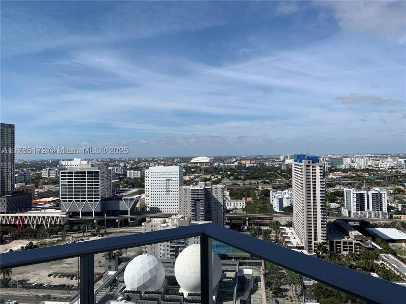 1 bedroom Condominium at 851 NE 1st Ave 3002, Paramount Miami Worldcent, Miami — photo 2