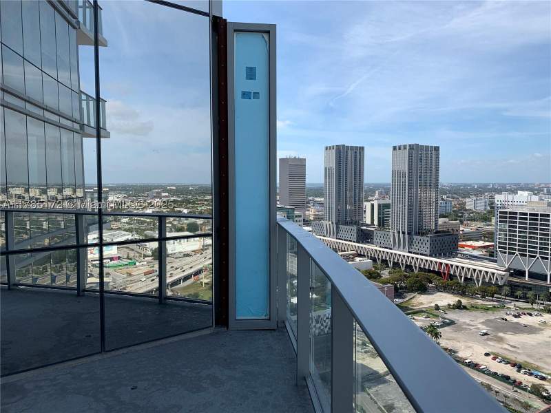 1 bedroom Condominium at 851 NE 1st Ave 3002, Paramount Miami Worldcent, Miami — photo 3