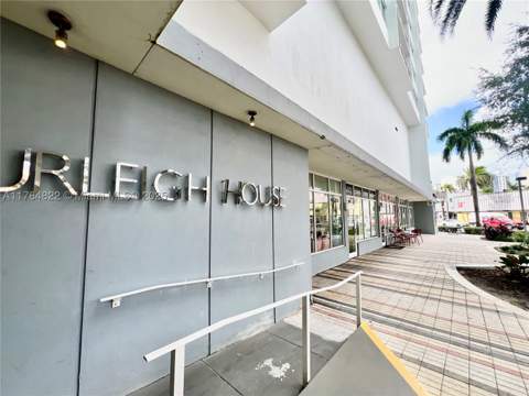 7135 Collins Ave 621, Miami Beach FL - photo 10 of 30