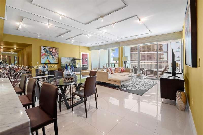 1 bedroom Condominium at 900 Biscayne Blvd 2410, 900 Biscayne Bay Condo, Miami — photo 5