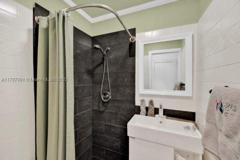 255 W 24th St 136, Miami Beach FL - photo 8 of 19