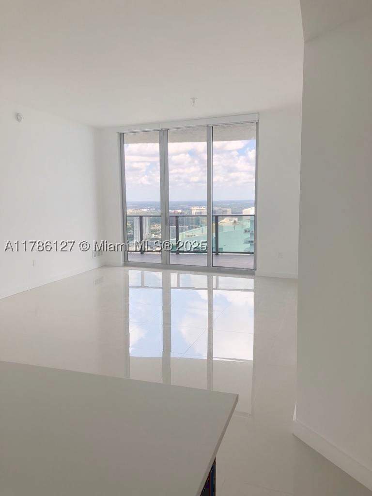 2 bedroom Condominium at 488 NE 18th St 4905, Aria On The Bay Condo, Miami — photo 2