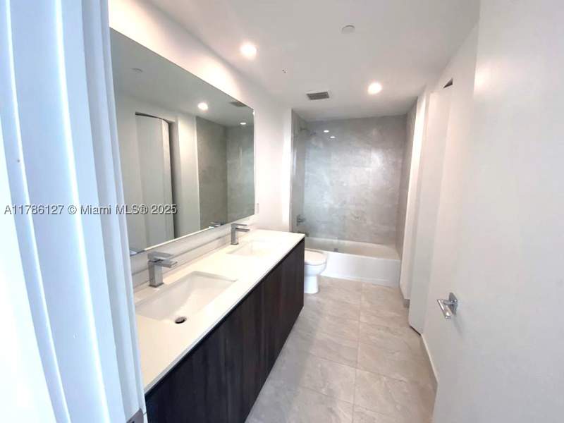 2 bedroom Condominium at 488 NE 18th St 4905, Aria On The Bay Condo, Miami — photo 5