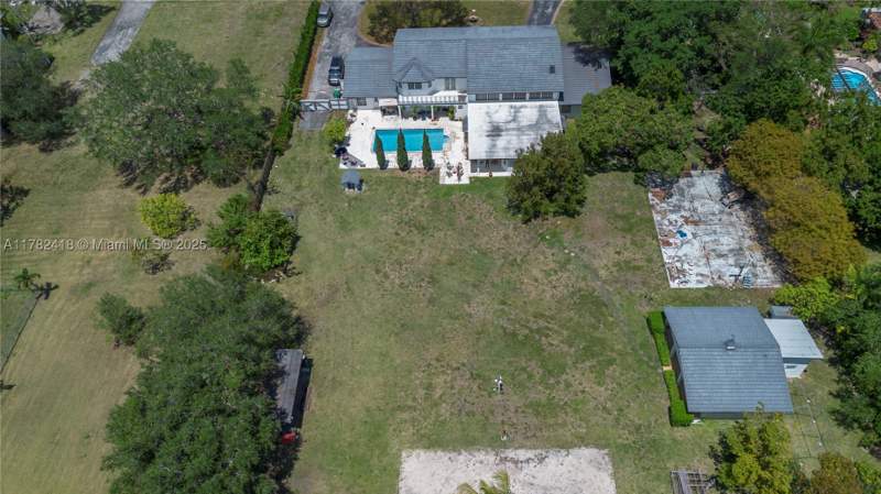 6 bedroom SingleFamilyResidence at 8350 SW 98 th St, kendall, Miami — photo 4
