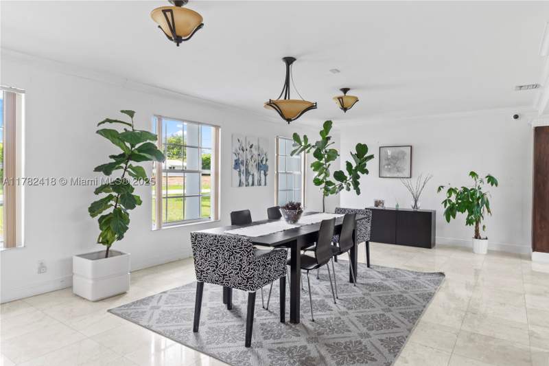 6 bedroom SingleFamilyResidence at 8350 SW 98 th St, kendall, Miami — photo 5