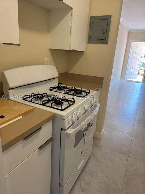 17051 NE 23rd Ave 1J, North Miami Beach FL - photo 6 of 20