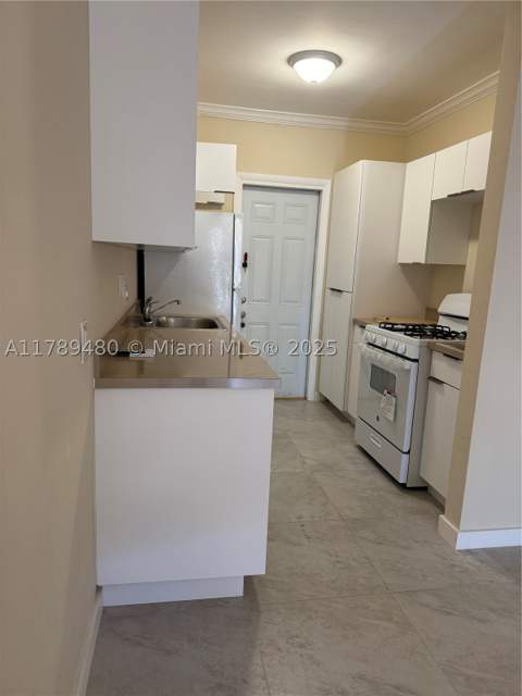 17051 NE 23rd Ave 1J, North Miami Beach FL - photo 9 of 20