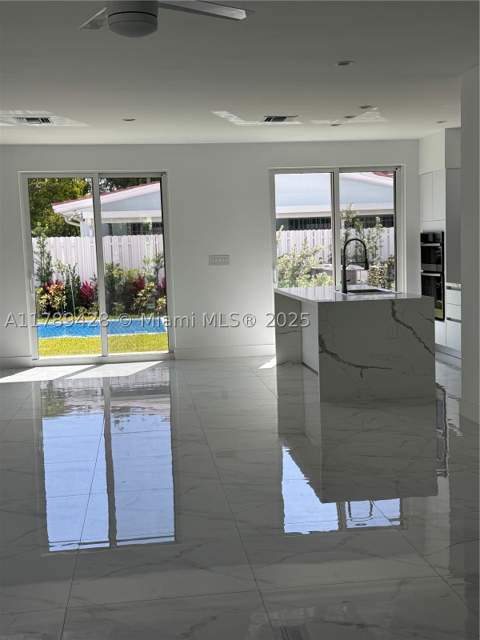 900 SW 24th Rd, Miami FL - photo 13 of 27