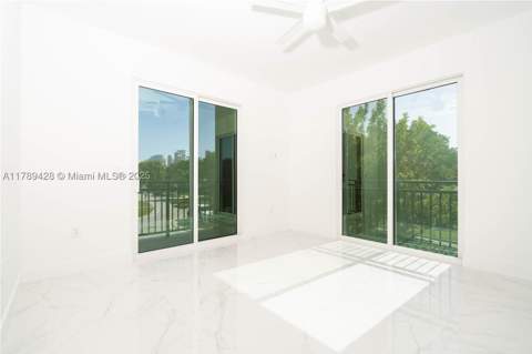 900 SW 24th Rd, Miami FL - photo 20 of 27