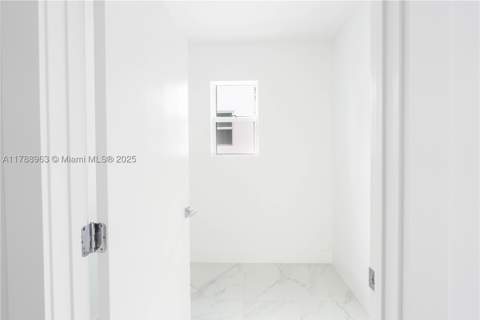 910 SW 24th Rd, Miami FL - photo 21 of 38