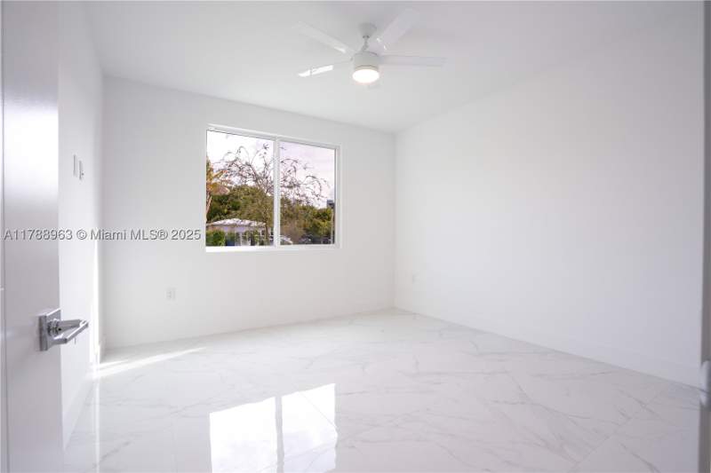 4 bedroom SingleFamilyResidence at 910 SW 24th Rd, Brickell Estates, Miami — photo 5