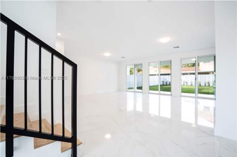 910 SW 24th Rd, Miami FL - photo 7 of 38