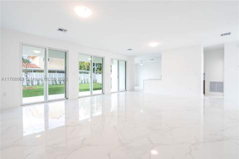 910 SW 24th Rd, Miami FL - photo 9 of 38