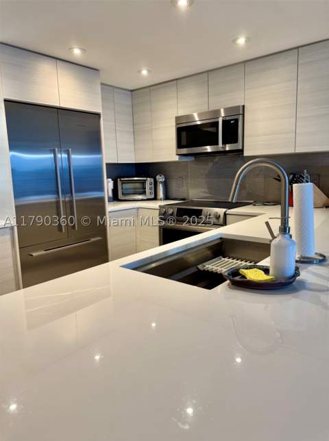 3600 NE 170 St. Apt.D.400, North Miami Beach FL - photo 11 of 42