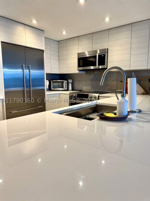 3600 NE 170 St. Apt.D.400, North Miami Beach FL - photo 13 of 42