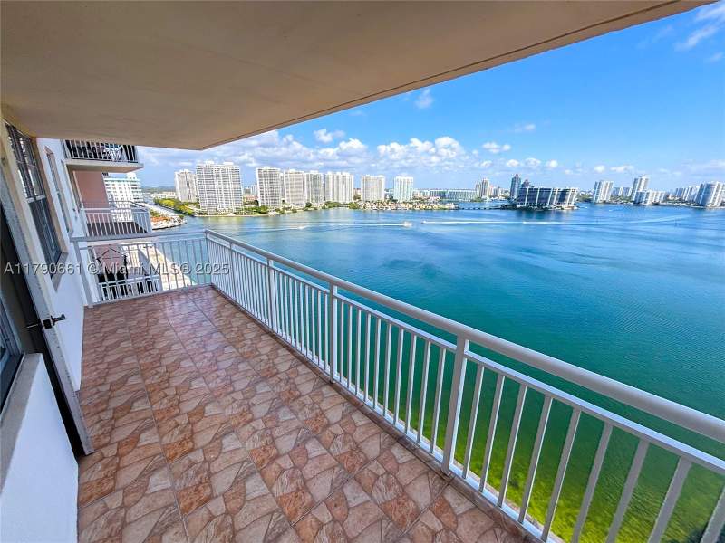 3 bedroom Condominium at 251 174th St 2219, Winston Towers 200, Sunny Isles Beach — photo 3