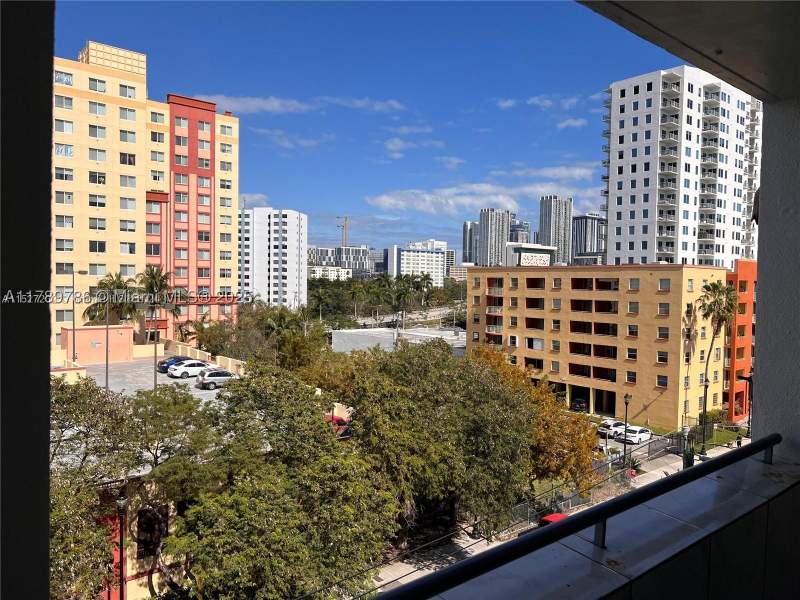 1 bedroom Condominium at 546 SW 1st St 611, Rioplaza Condominium Sout, Miami — photo 5