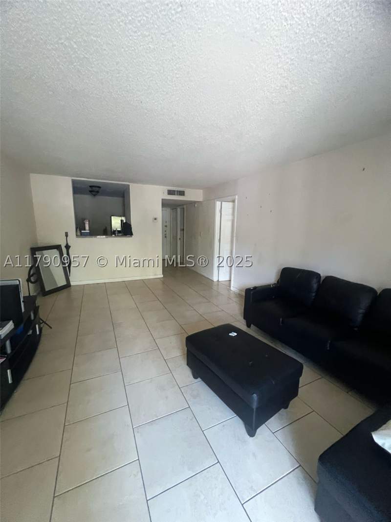 1 bedroom Condominium at 482 NW 165th St Rd A203, Montecarlo Condo, Miami — photo 3