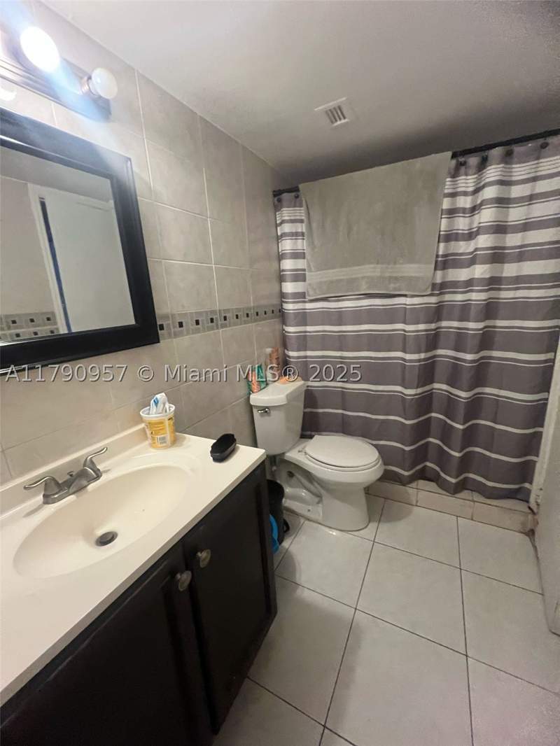 1 bedroom Condominium at 482 NW 165th St Rd A203, Montecarlo Condo, Miami — photo 5