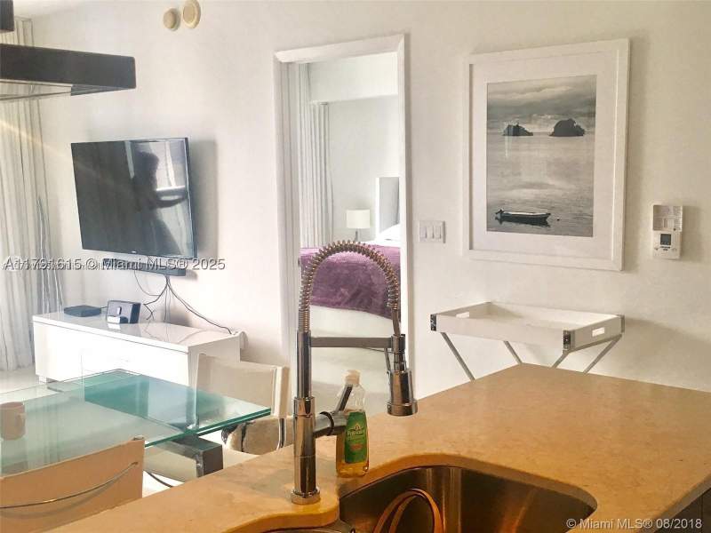 1 bedroom Condominium at 485 Brickell Ave 1903, Icon Brickell Condo No 3, Miami — photo 3