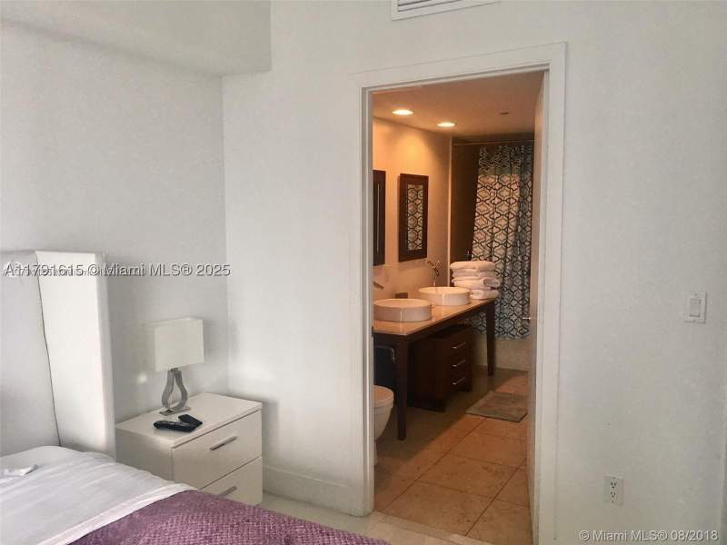 1 bedroom Condominium at 485 Brickell Ave 1903, Icon Brickell Condo No 3, Miami — photo 5