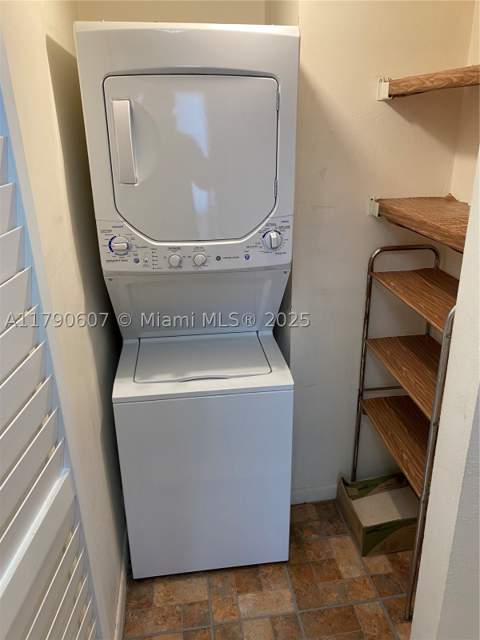 9411 SW 4th St 404, Miami FL - photo 10 of 15
