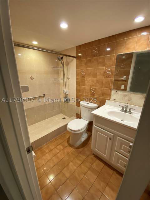 9411 SW 4th St 404, Miami FL - photo 7 of 15