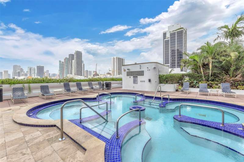 1 bedroom Condominium at 1717 N Bayshore Dr A-3144, Venetia Condo, Miami — photo 5