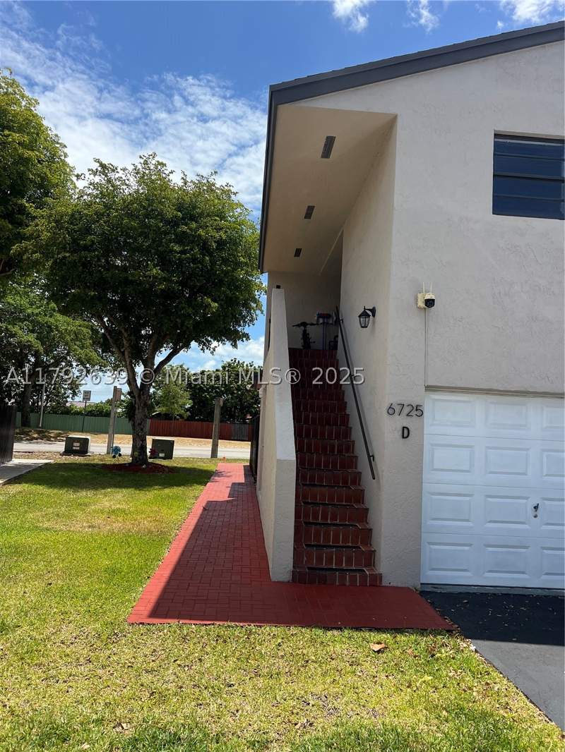3 bedroom Townhouse at 6725 SW 137th Ct 14D, Tangerines Condo Ph I, Miami — photo 3