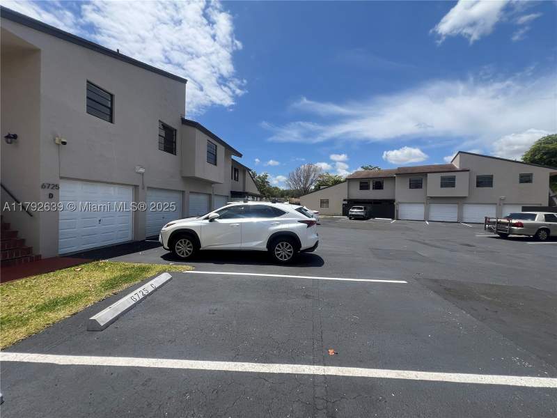 3 bedroom Townhouse at 6725 SW 137th Ct 14D, Tangerines Condo Ph I, Miami — photo 4