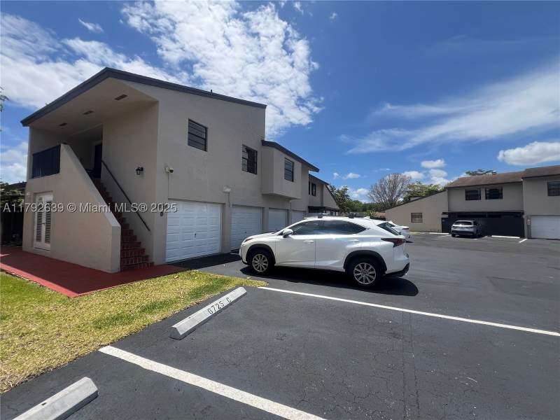 3 bedroom Townhouse at 6725 SW 137th Ct 14D, Tangerines Condo Ph I, Miami — photo 5