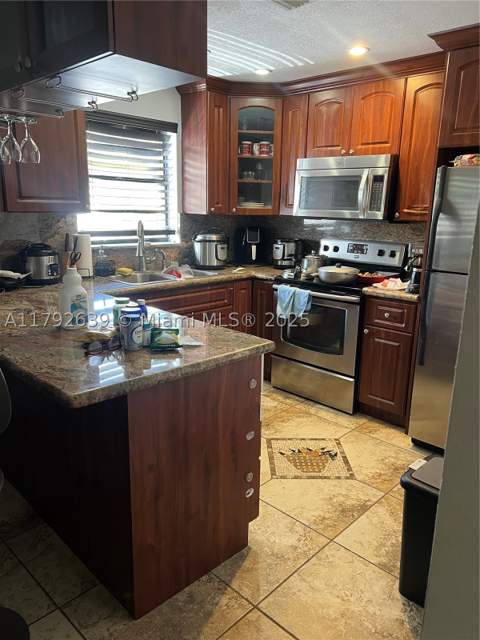 6725 SW 137th Ct 14D, Miami FL - photo 7 of 10