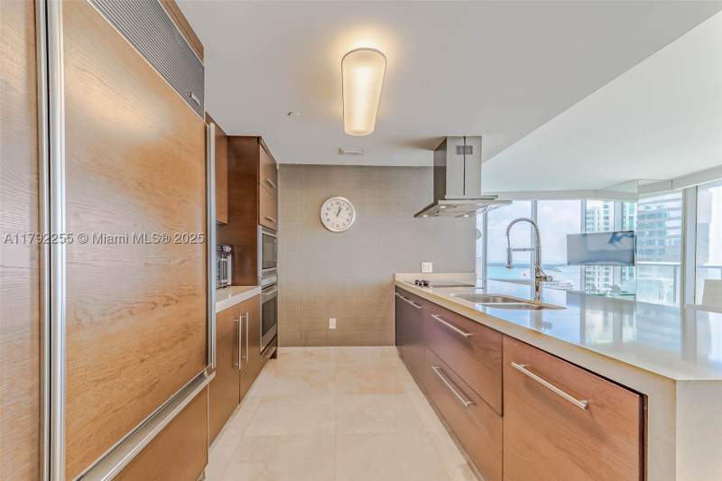 3 bedroom Condominium at 495 Brickell Ave 2801, Icon Brickell No Two, Miami — photo 3