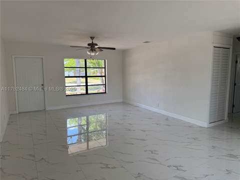 9340 Martinique Dr, Cutler Bay FL - photo 10 of 15
