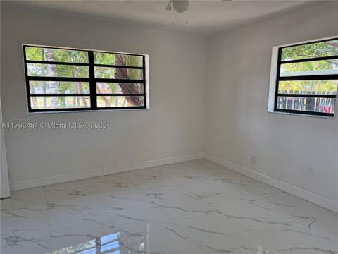 9340 Martinique Dr, Cutler Bay FL - photo 11 of 15