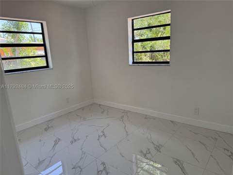 9340 Martinique Dr, Cutler Bay FL - photo 12 of 15