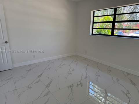 9340 Martinique Dr, Cutler Bay FL - photo 13 of 15