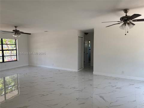 9340 Martinique Dr, Cutler Bay FL - photo 9 of 15