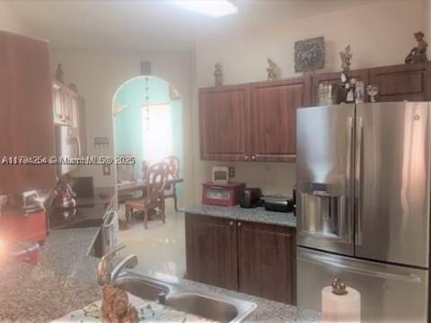4854 NW 110th Pl, Doral FL - photo 7 of 24
