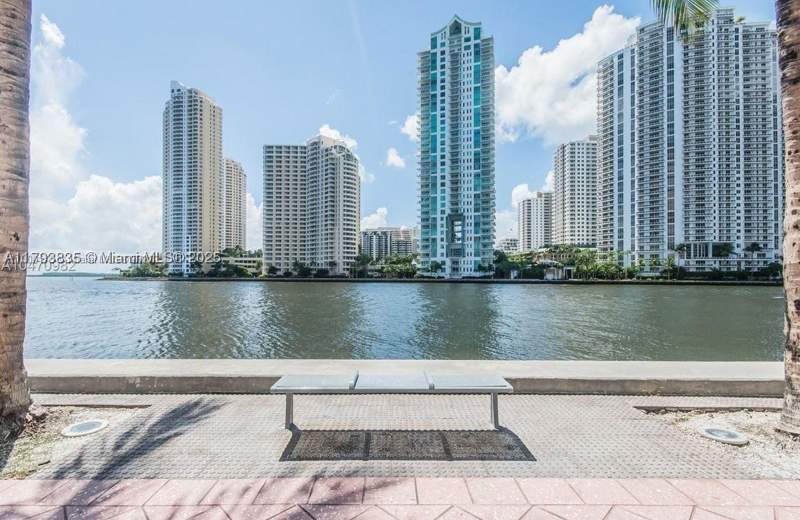 2 bedroom Condominium at 325 S Biscayne Blvd 3822, One Miami West Condo, Miami — photo 5
