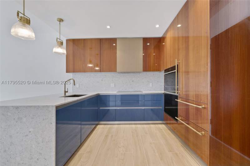 2 bedroom Condominium at 2678 Tigertail Ave 1205, Rhodes Amd New Bisc, Miami — photo 4