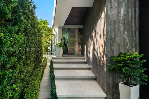 441 N Hibiscus Dr, Miami Beach FL - photo 12 of 93