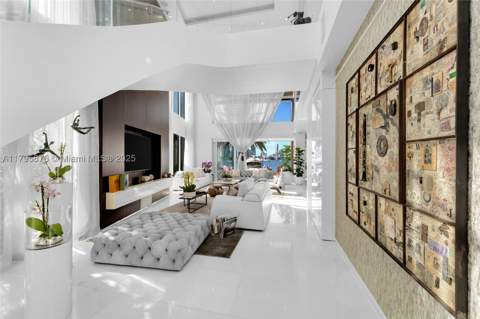 441 N Hibiscus Dr, Miami Beach FL - photo 18 of 93