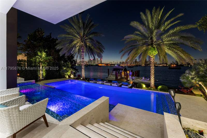 5 bedroom SingleFamilyResidence at 441 N Hibiscus Dr, Hibiscus Island, Miami Beach — photo 3