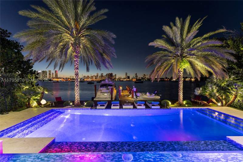 5 bedroom SingleFamilyResidence at 441 N Hibiscus Dr, Hibiscus Island, Miami Beach — photo 4